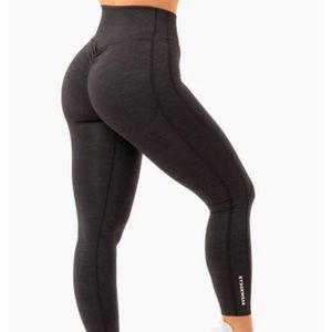 Enhance Scrunch Bum Seamless Leggings - Black